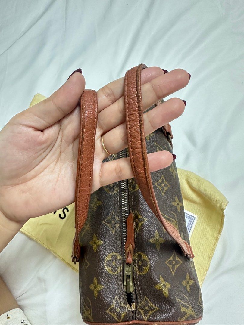 Vintage lv Papillon 26 with coa (Category: Luxury Bags & Wallets) located in Apalit. Submitted by lunakobe (Listing ID 1390200544, Image 3). Description: .