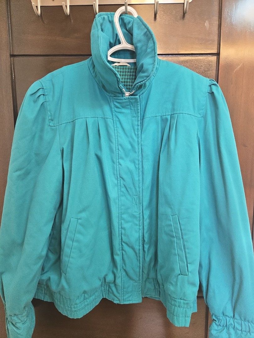 Vintage Teal Puffer Winter Jacket (Category: Coats, Jackets and Outerwear) located in Santa Rosa. Submitted by declutter.jenjen (Listing ID 1390073306, Image 1). Description: Coat Jacket for winter.