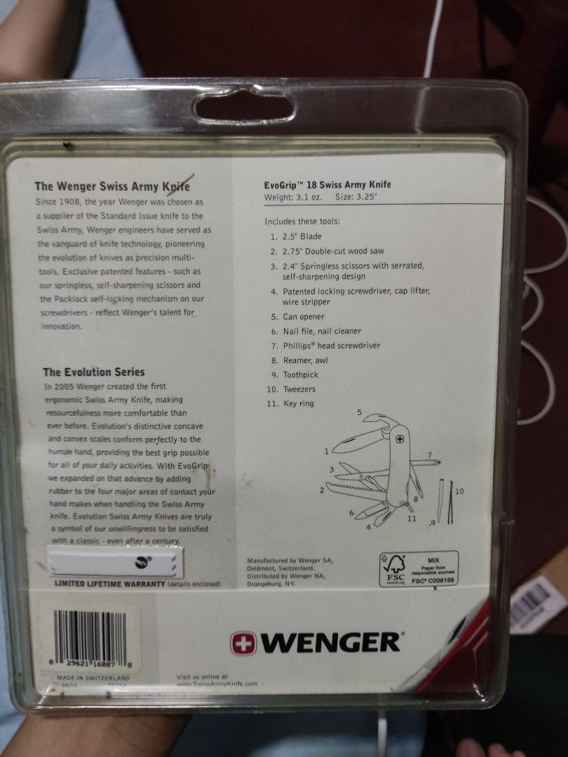 Wenger Swiss Knife Foldable (Category: Knives & Chopping Boards) located in Caloocan City. Submitted by seouliin (Listing ID 1390170221, Image 2). Description: Discount: 4000 since may issue (Whitening).