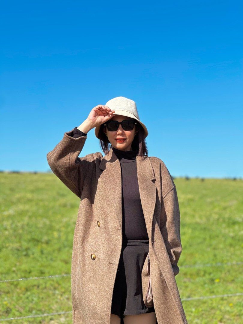 Winter Outer Wear (Category: Coats, Jackets and Outerwear) located in Batu Pahat. Submitted by bdsalpf (Listing ID 1390088607, Image 3). Description: Size : XL Suitable for height : 160cm-170cm .