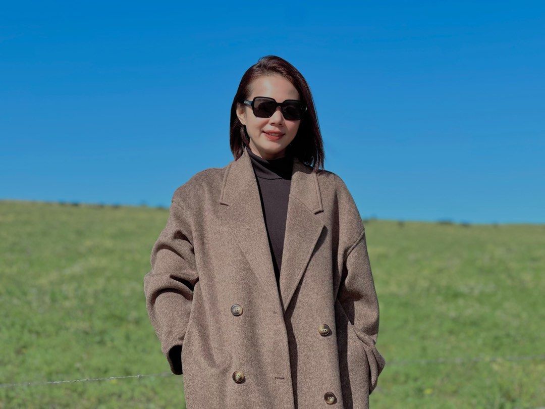 Winter Outer Wear (Category: Coats, Jackets and Outerwear) located in Batu Pahat. Submitted by bdsalpf (Listing ID 1390088607, Image 2). Description: Size : XL Suitable for height : 160cm-170cm .