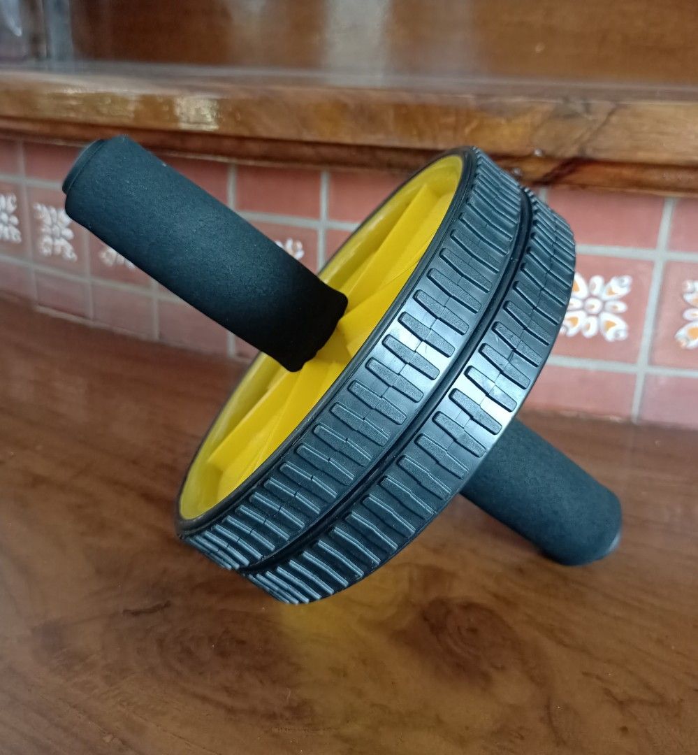 Workout / Exercise Equipment (Category: Weights & Dumbbells) located in Binan City. Submitted by thrifty.08 (Listing ID 1390154546, Image 2). Description: Workout / Exercise Equipment Preloved Good Condition 📌 Php400 take all 📍 Location: BINAN CITY.