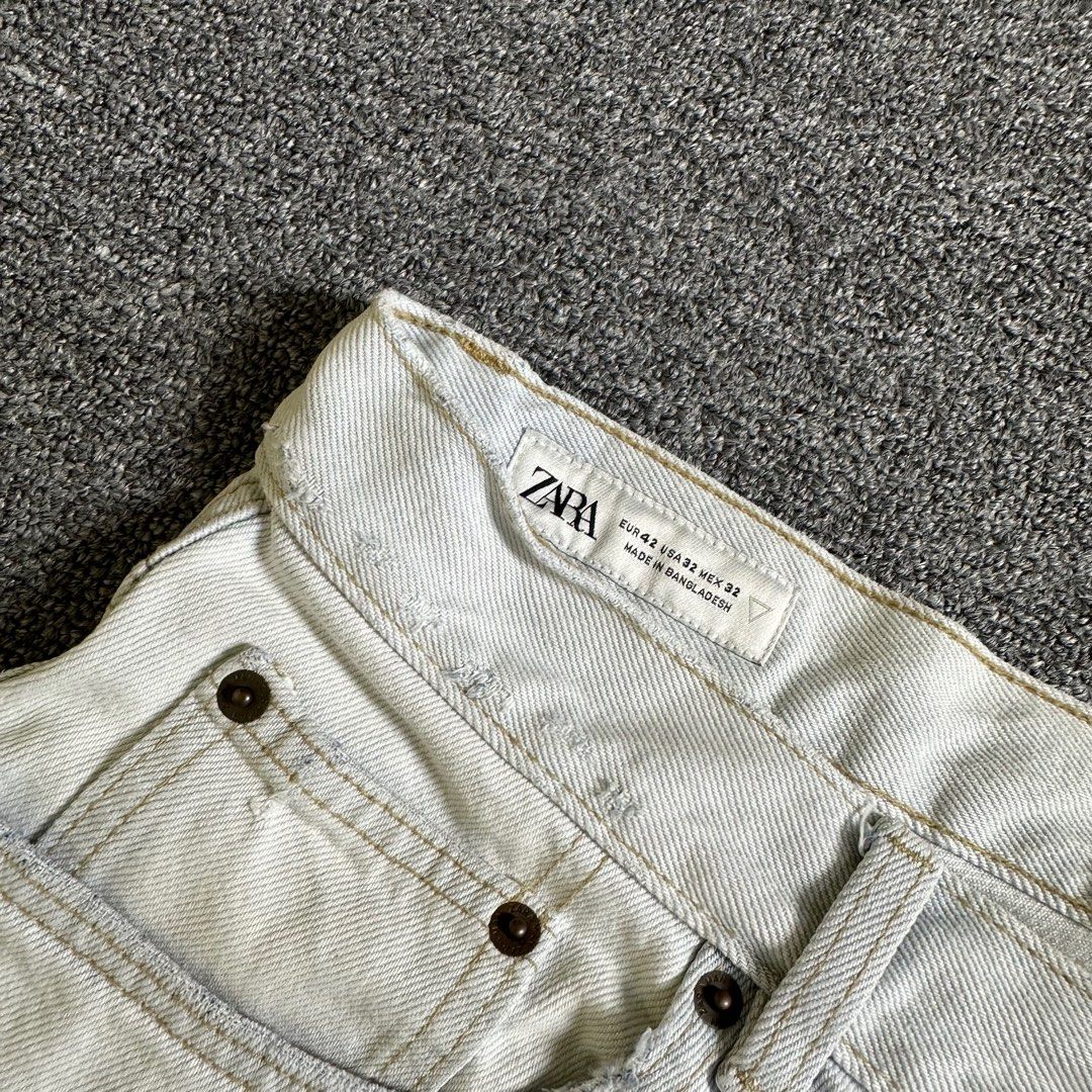 ZARA Washed Denim Ripped Shorts (Category: Shorts) located in Quezon City. Submitted by leaneder23 (Listing ID 1390185929, Image 3). Description: Zara Shorts Used around 5x Sobrang nice nito kaya madalas ko nasuot Srp is around ₱2k Length: 20 inches Waist: 16.5 inches (Perfume not included) RFS: Decluttering Quezon City Area .