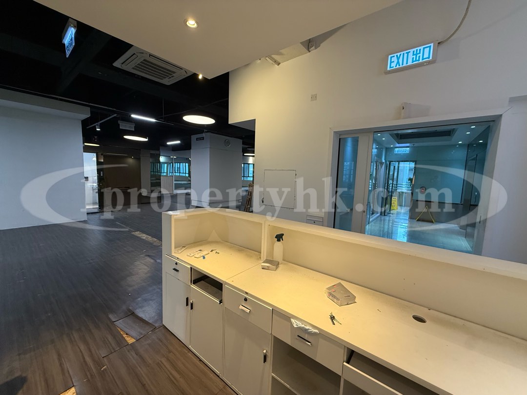 ⬆️罕有一層過運動場、健身室、瑜伽室、活動室、一體成形、4米樓底、浴室洗手間設備齊全,🔋極近APM商場-觀塘地鐵站全程有蓋商廈寫字樓🔋64122012905345113