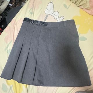 灰色百摺裙64229674782595110