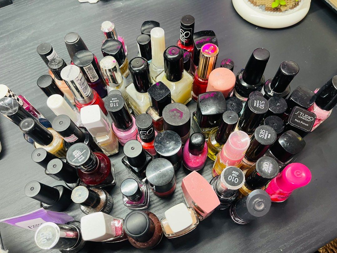 As is Nail Polish Set + UVLed light SET TAKE ALL BUNDLE (Category: Hands & Nails) located in Caloocan City. Submitted by epicogiftshop (Listing ID 1391929547, Image 1). Description: .