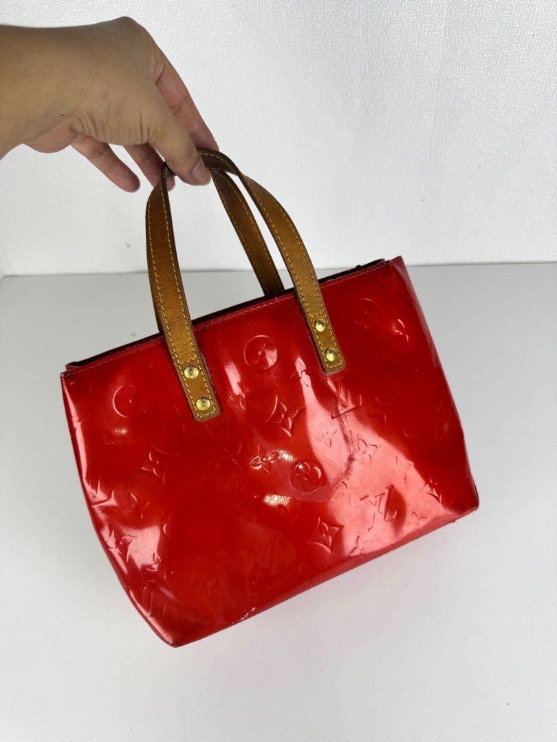 [Authentic] Louis Vuitton LV Monogram Red Vernis PM (Category: Luxury Bags & Wallets) located in Tabuk. Submitted by meksieclosetph (Listing ID 1391879730, Image 1). Description: Guaranteed Authentic 💯 Louis Vuitton Monogram Vernis Red PM DM for more details.