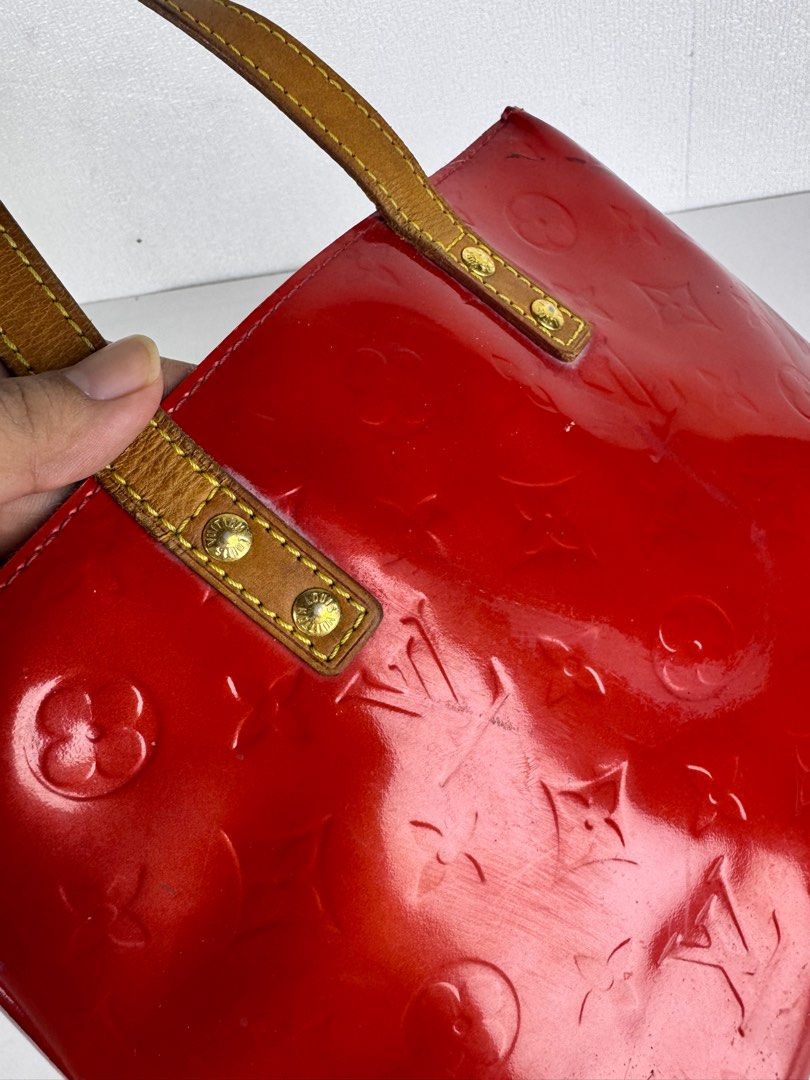 [Authentic] Louis Vuitton LV Monogram Red Vernis PM (Category: Luxury Bags & Wallets) located in Tabuk. Submitted by meksieclosetph (Listing ID 1391879730, Image 3). Description: Guaranteed Authentic 💯 Louis Vuitton Monogram Vernis Red PM DM for more details.