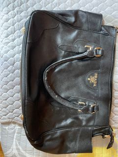 (Category: ) located in . Submitted by Declutter_closet2424 (Listing ID 1391794289, Image 1). Description: .