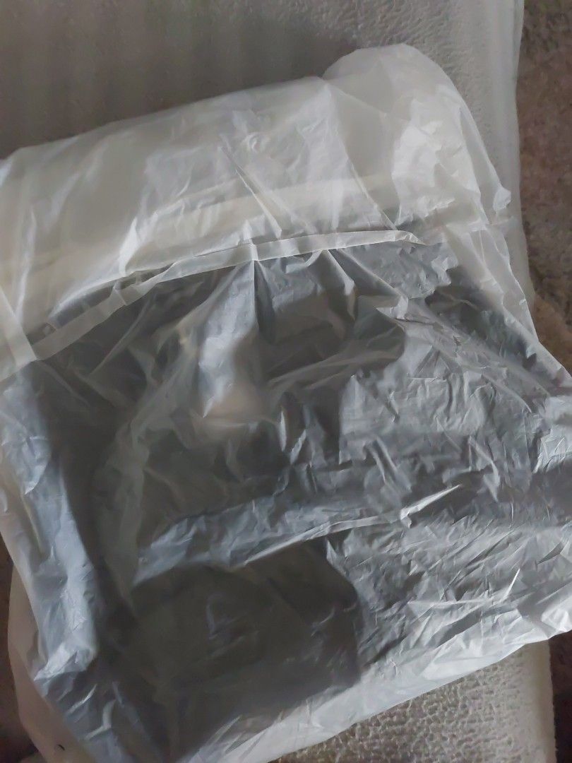 Brand New unopened Emis Canvas Marine Bag (Category: Backpacks) located in Quezon City. Submitted by gv216 (Listing ID 1391787203, Image 3). Description: original price 3250 unopened.