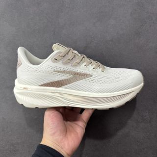 (Category: ) located in . Submitted by fashion.luxe (Listing ID 1391840179, Image 1). Description: .