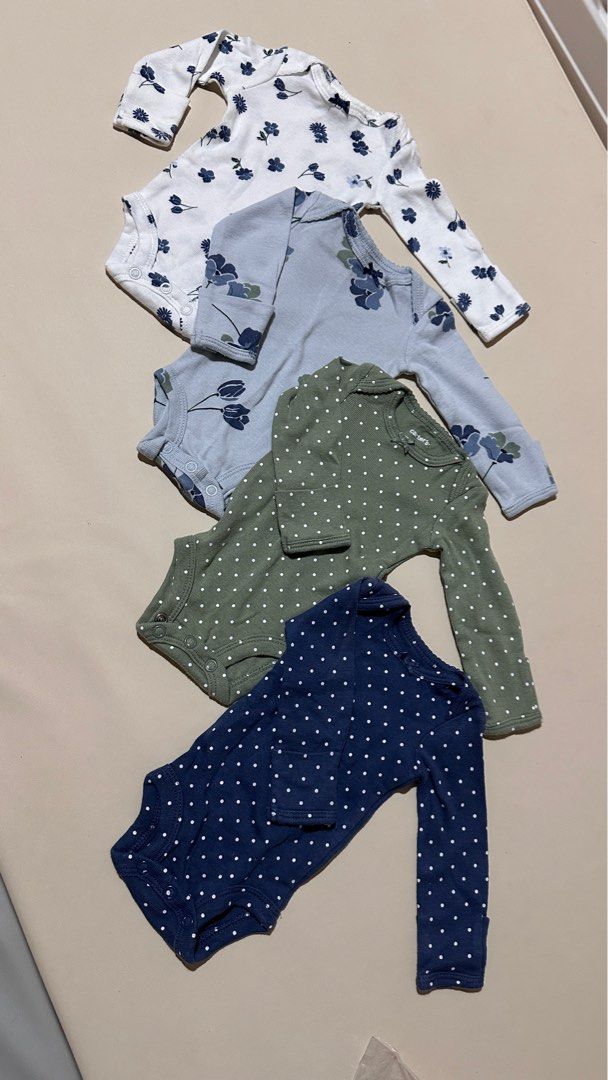 Carter's Preemie Bodysuit Onesies (Category: Babies & Kids Fashion) located in Quezon City. Submitted by declutteringmj (Listing ID 1391891853, Image 1). Description: Carter's Preemie Bodysuit Onesies Size: Preemie / premature / small baby No issues Location: QC FOR PICKUP ONLY.