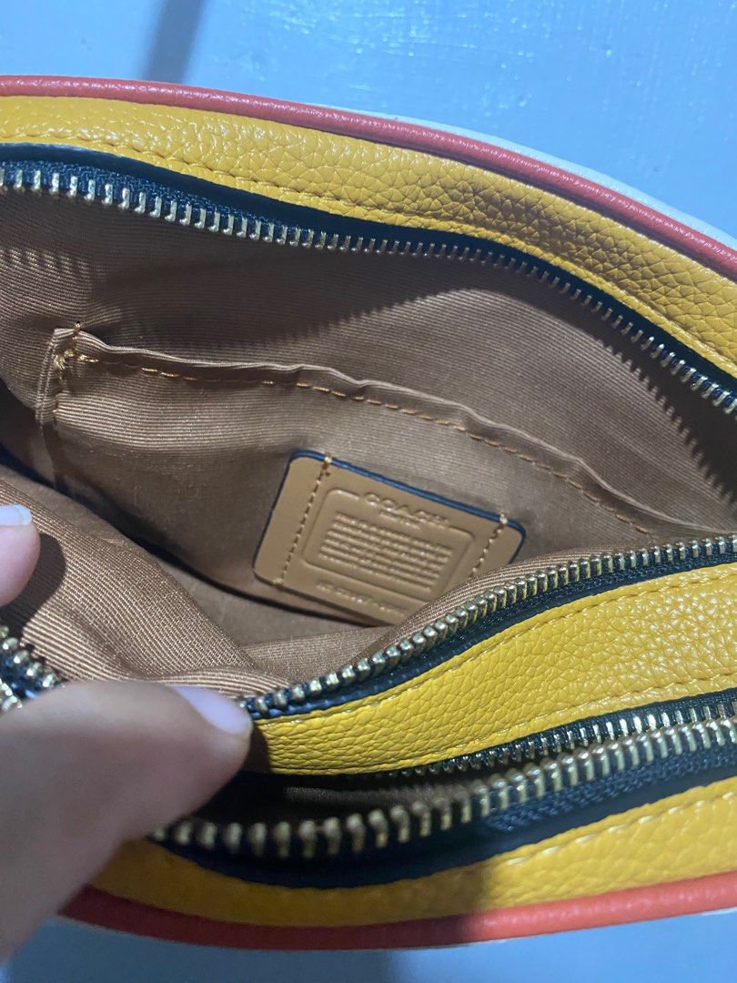 Coach (Category: Clutches) located in Tarlac. Submitted by browna9 (Listing ID 1391784238, Image 3). Description: Coach sling bag Small to medium Super kinis kita nman sa pic With intact creed , vietnam made Issue: replace sling pro bagay nmn sa bag.