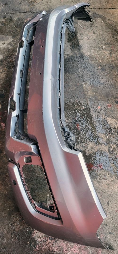 Ford Everest 2017 2.2 Titanium 4x2 Front Bumper Silver (Category: Body Parts and Accessories) located in Paranaque City. Submitted by leejay.vidal (Listing ID 1391782336, Image 3). Description: Note: Please read first before inquiring Hindi na ako magrereply kung nandito na ang sagot sa details ng ad. Ford Everest 2017 2.2 Titanium 4x2 Front Bumper Silver good condition, may konting kupi lang dahil naatrasan (see photos) at may ibang scratches. a