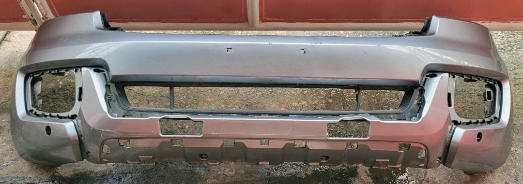 Ford Everest 2017 2.2 Titanium 4x2 Front Bumper Silver (Category: Body Parts and Accessories) located in Paranaque City. Submitted by leejay.vidal (Listing ID 1391782336, Image 2). Description: Note: Please read first before inquiring Hindi na ako magrereply kung nandito na ang sagot sa details ng ad. Ford Everest 2017 2.2 Titanium 4x2 Front Bumper Silver good condition, may konting kupi lang dahil naatrasan (see photos) at may ibang scratches. a