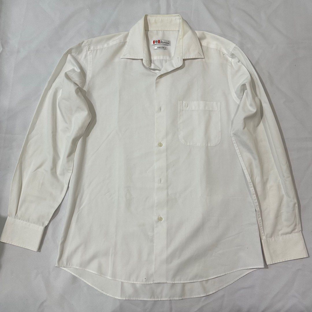 GQ White Long Sleeve Polo (Category: Tshirts & Polo Shirts ) located in Antipolo. Submitted by hc23_ (Listing ID 1391824189, Image 1). Description: COLOR: White SIZE ON TAG: Large (W 21.5” H 29”) CONDITION: Well used. Check photos for condition. Still wearable. RFS: Decluttering Willing to negotiate :) Delivery: Grab/Lalamove/J&T (Shipping fee shouldered by buyer. Location: Lower Antipolo/Marcos Highway) Meetup: SM Masinag/SM Marikina/Robinsons M