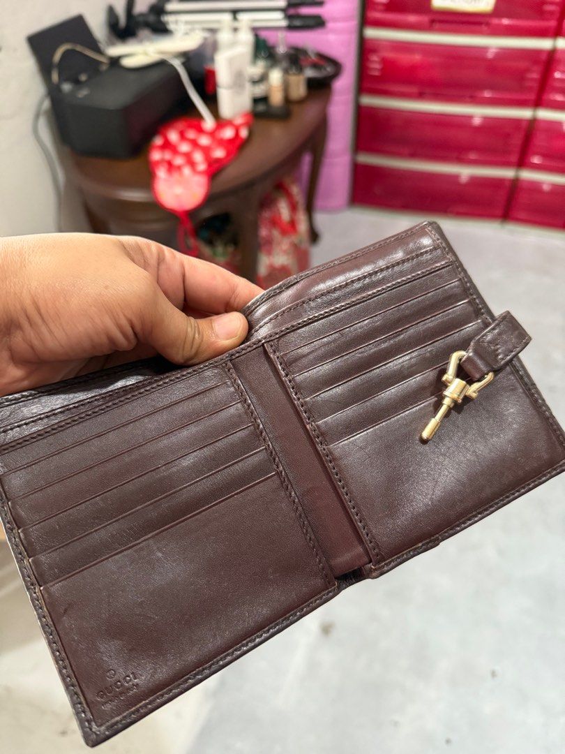Gucci (Category: Luxury Bags & Wallets) located in Cabuyao City. Submitted by arral (Listing ID 1390708160, Image 3). Description: Free sf, orig super nice.