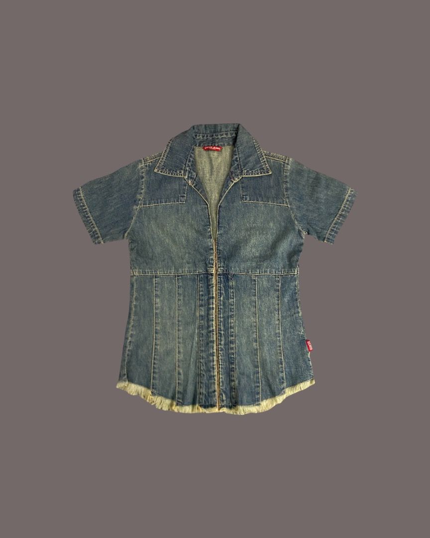 GUESS Denim Corset Top (Category: Others Tops) located in Santa Elena. Submitted by elevry (Listing ID 1391756712, Image 1). Description: .