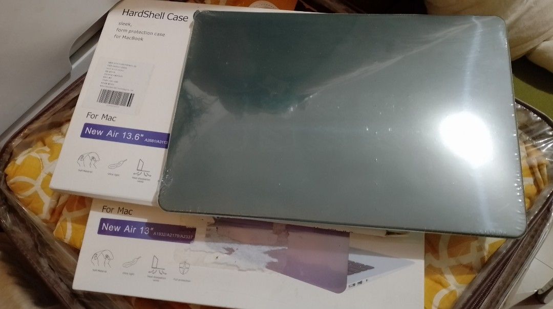 HardShell Case For Mac..! (Category: Laptop Bags & Sleeves) located in San Pablo. Submitted by elijasam (Listing ID 1391930422, Image 2). Description: Brand New! HardShell Case For Mac ! New Air 13.6" A2681/A3113 ( Green) New Air 13" A1932/A2179/A2337 (PURPLE) SLEEK ,FORM PROTECTION CASE FOR MacBook! SEALED!.
