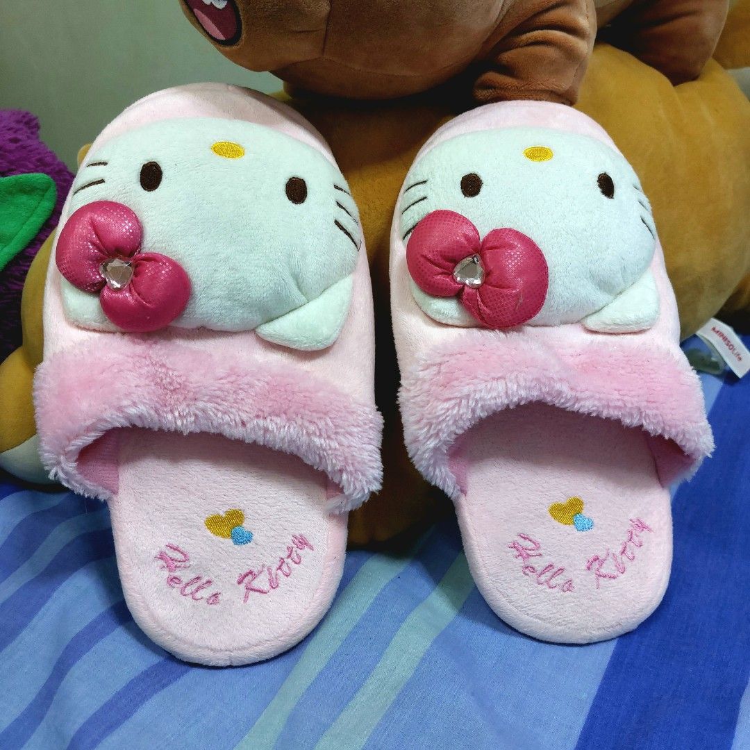 Hello Kitty Slippers (Limited Edition) (Category: Slippers and slides) located in Quezon City. Submitted by declutterbyyve (Listing ID 1391867076, Image 1). Description: ❣️ Size 25-26 📍Colors may vary due to lighting. 📍What you see is what you get. 📍Feel free to message me if you have any questions. 📍ALSO, NO WHEN WORN!.
