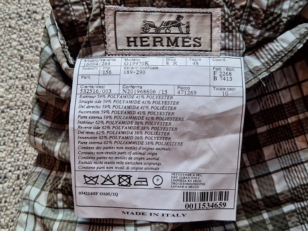 Hermes / Reversible Men's Jacket ( Authentic ) (Category: Coats, Jackets and Outerwear) located in Cebu City. Submitted by thehiddengemsbykid (Listing ID 1391888255, Image 3). Description: Hermes Reversible Men's Jacket Size : 48 Width - 19.5 Length - 29 Shoulder - 17 Sleeve Length - 24.5 Hem - 20.5 Like new / Condition No issues Each side includes two pockets on each side and one on the chest 15,000 + Sf Dont hesitate to message me about the ite