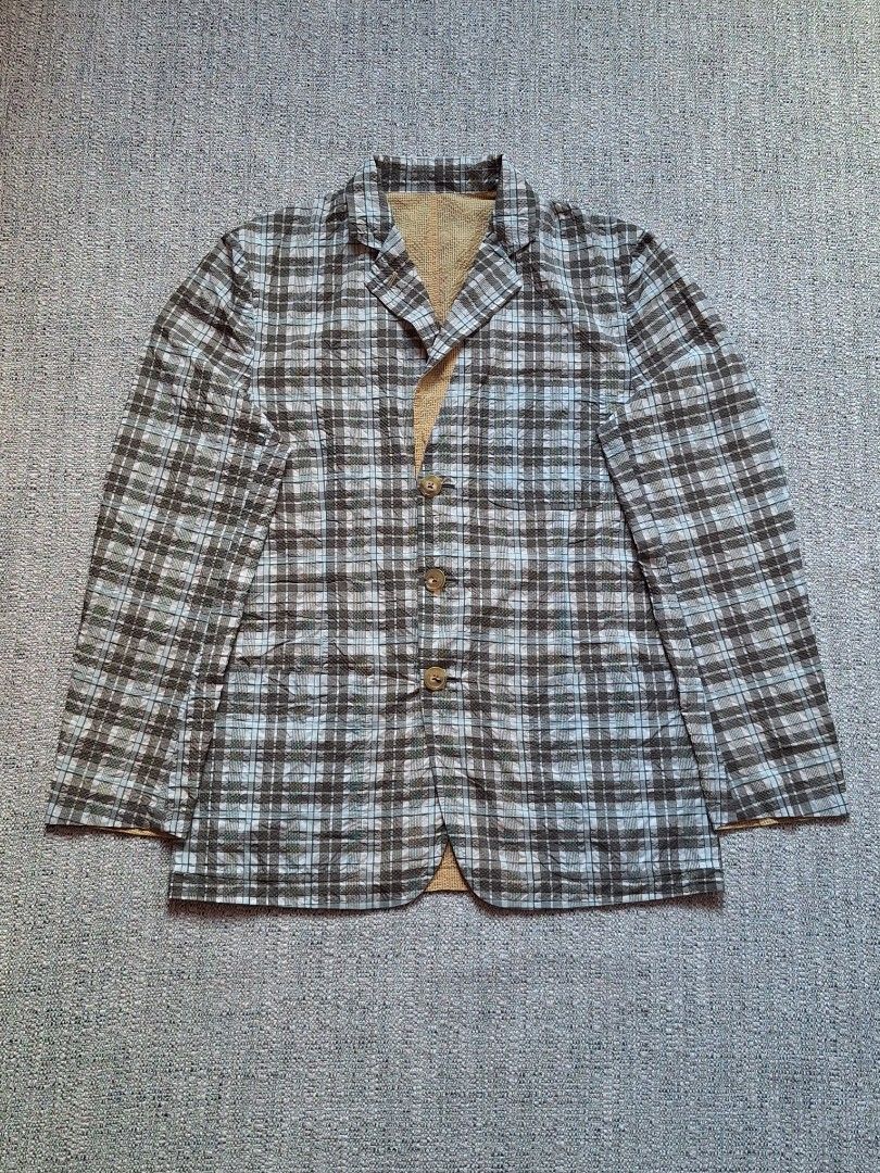 Hermes / Reversible Men's Jacket ( Authentic ) (Category: Coats, Jackets and Outerwear) located in Cebu City. Submitted by thehiddengemsbykid (Listing ID 1391888255, Image 1). Description: Hermes Reversible Men's Jacket Size : 48 Width - 19.5 Length - 29 Shoulder - 17 Sleeve Length - 24.5 Hem - 20.5 Like new / Condition No issues Each side includes two pockets on each side and one on the chest 15,000 + Sf Dont hesitate to message me about the ite