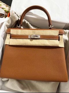 (Category: ) located in . Submitted by onlyauthentic08 (Listing ID 1377989019, Image 1). Description: .