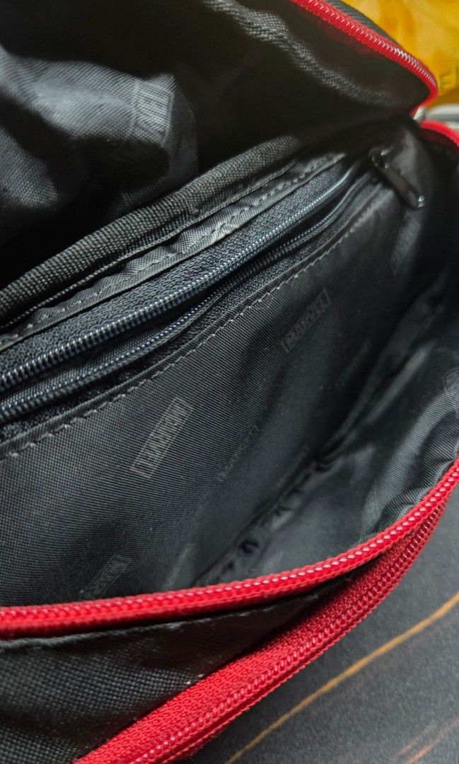 Ironman Belt Bag (Kid's size) (Category: Belt bags, Clutches and Pouches) located in Cainta. Submitted by DBdibs (Listing ID 1391750081, Image 3). Description: 👀 Reading is essential. Make reading a habit. Ironman Belt Bag (Kid's) ⭐ See photos for approximate size ⭐ Authentic Marvel merch ⭐ Complete, working zippers ⭐ No holes, no tears ⭐ Item in excellent condition 🏠 Item will be coming from Cainta, Rizal 🏘️ Can ship from QC (Brgy. Holy Spiri