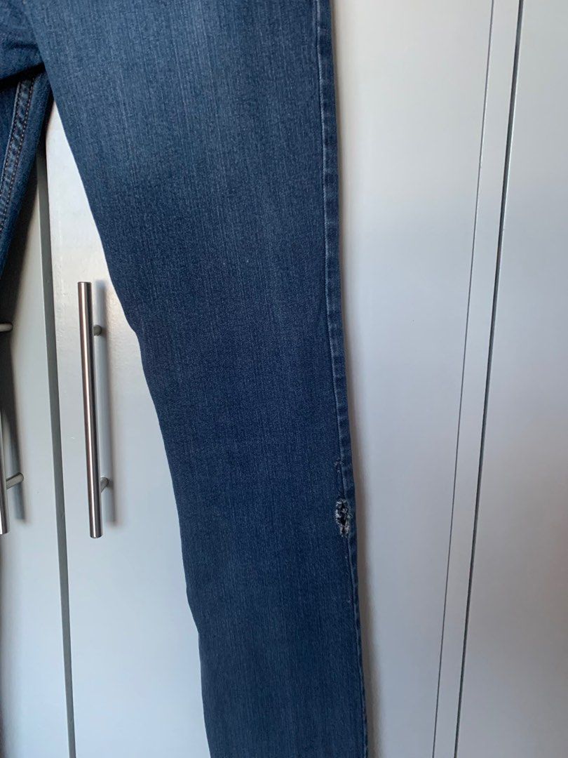 Levi’s Straight Cut Jeans (Category: Jeans) located in Biliran. Submitted by wekeepitcircular (Listing ID 1391772828, Image 2). Description: has a tear on one leg (see photo). Letting go cheap..
