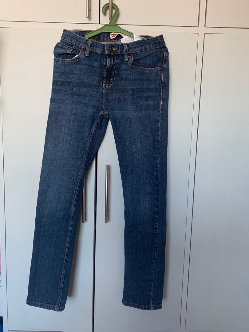 Levi’s Straight Cut Jeans (Category: Jeans) located in Biliran. Submitted by wekeepitcircular (Listing ID 1391772828, Image 1). Description: has a tear on one leg (see photo). Letting go cheap..