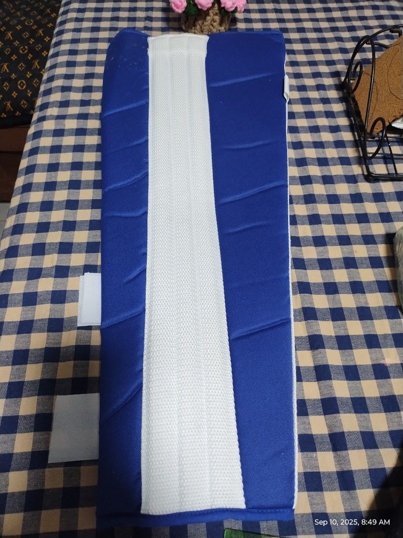 LONG BONE KNEE MOBILIZER (Category: Braces, Support & Protection) located in Paranaque City. Submitted by maapolonio (Listing ID 1391747272, Image 3). Description: used once for like about an hour ☺️ like brand new provides support and stabilization for the knee joint commonly used for post surgical recovery, sprains and strains padded- very comfortable to use.
