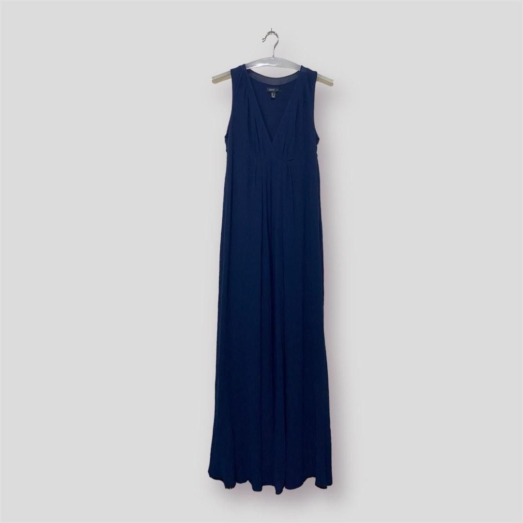 Mango Suit Navy Blue Evening Dress (Category: Evening dresses & gowns) located in Taguig. Submitted by _artsyfab (Listing ID 1391929129, Image 3). Description: condition 10/10 size US6 EUR M • waist 32in • length 160cm 100% polyester.
