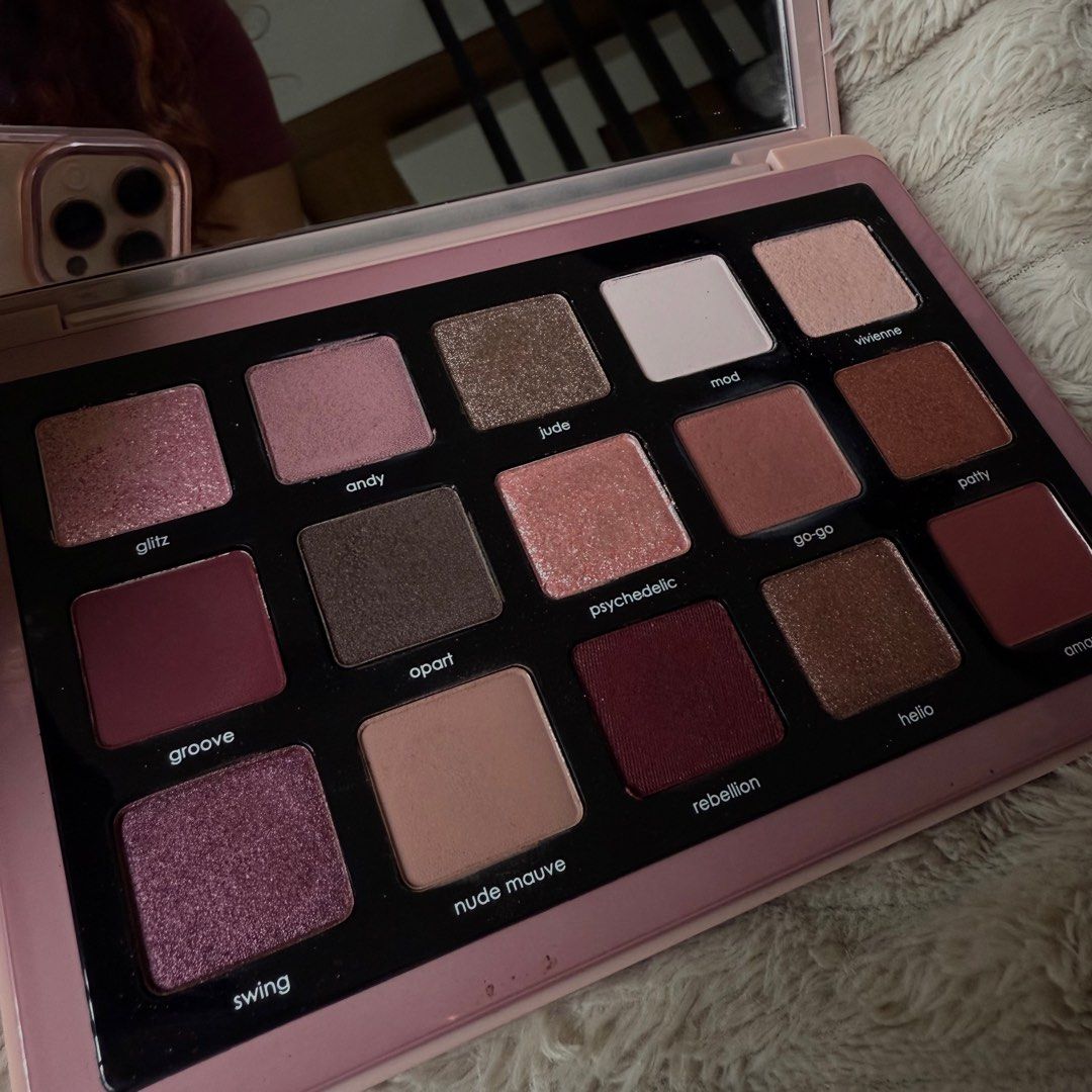 Natasha Denona Retro Eyeshadow Palette (Category: Makeup) located in Taguig. Submitted by Mrs.Harris (Listing ID 1391859018, Image 3). Description: Swatched 2x only..