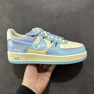 (Category: ) located in . Submitted by fashion.luxe (Listing ID 1391903931, Image 1). Description: .