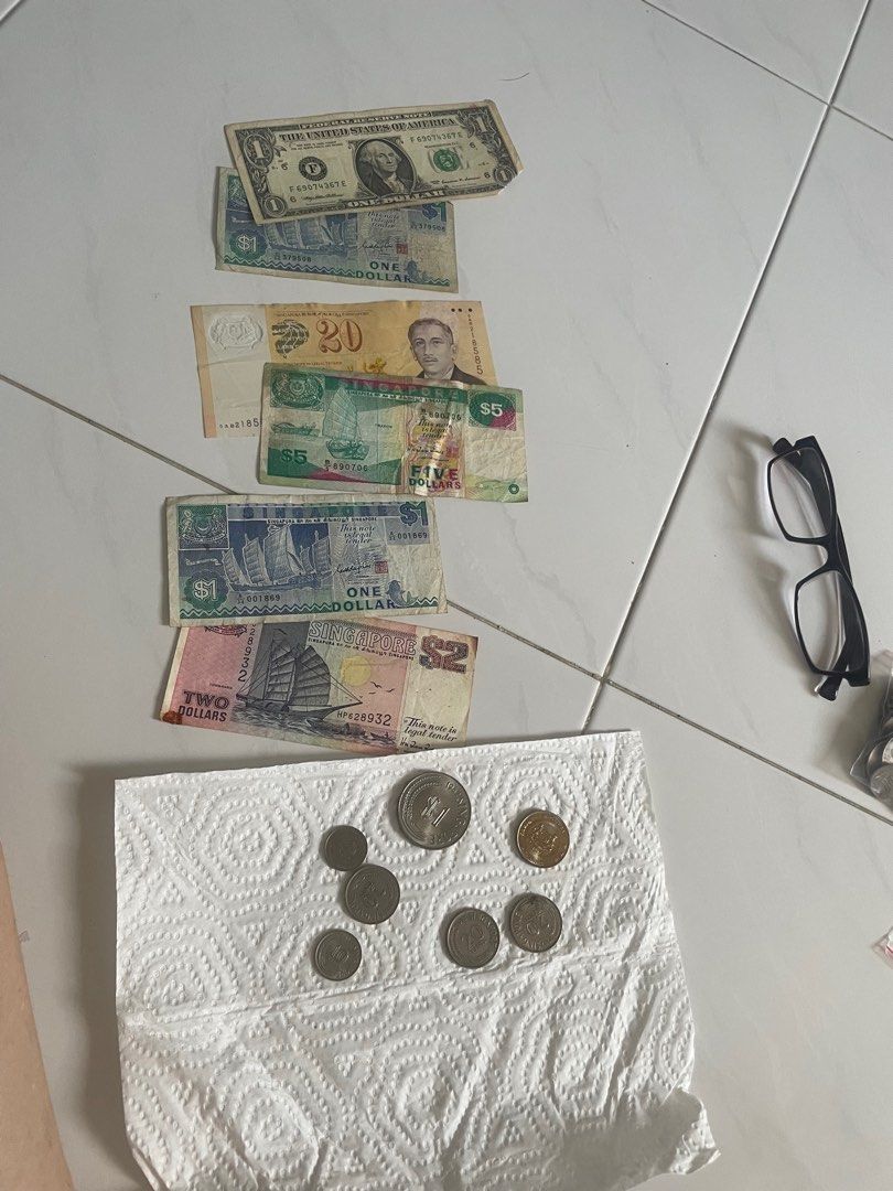 old notes (Category: Vintage Collectibles) located in Singapore. Submitted by cik000 (Listing ID 1391798494, Image 2). Description: dont offer price like seller is beggars .