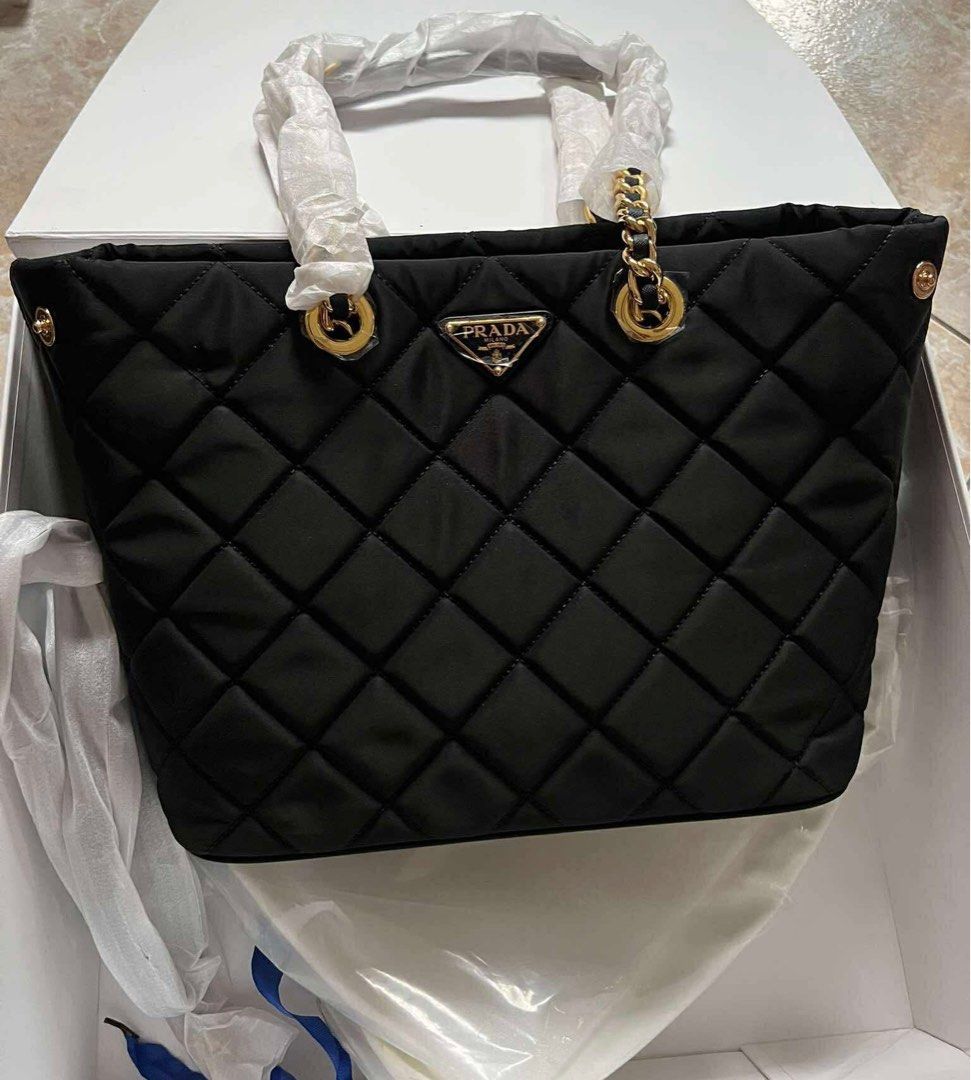 Re-nylon tote bag (Category: Luxury Bags & Wallets) located in Paranaque City. Submitted by kgmgiftedph20 (Listing ID 1378387226, Image 1). Description: .