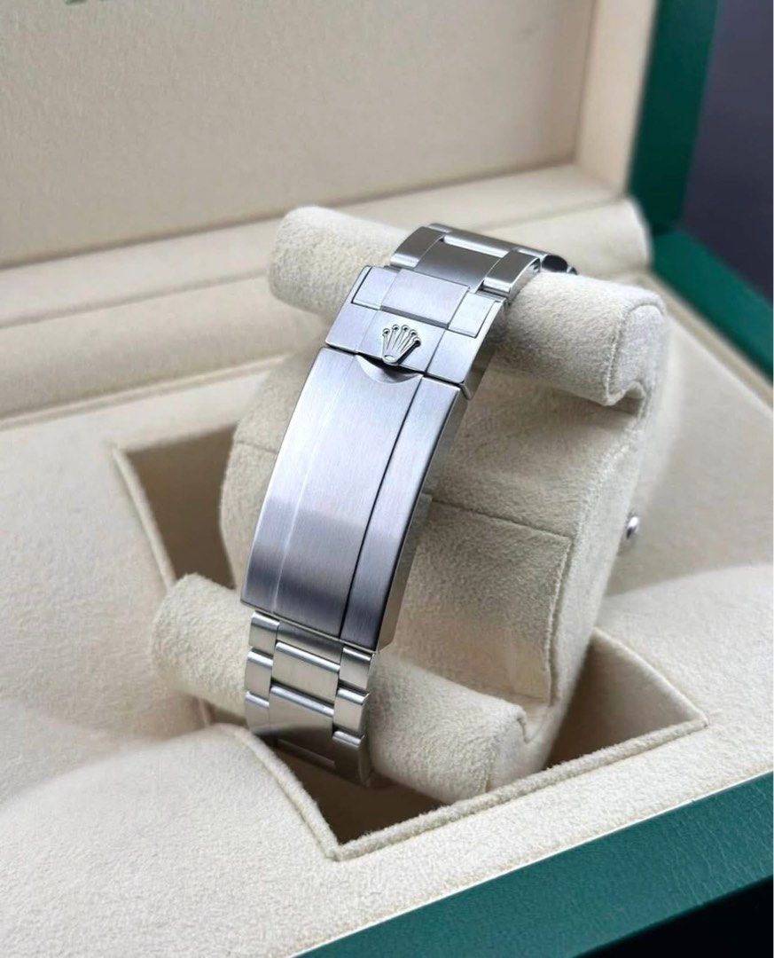 Rolex Submariner Starbucks 2025 (Category: Luxury Watches) located in Quezon City. Submitted by swatchyoudoin (Listing ID 1391878183, Image 2). Description: Brandnew Open for authentication Complete set.
