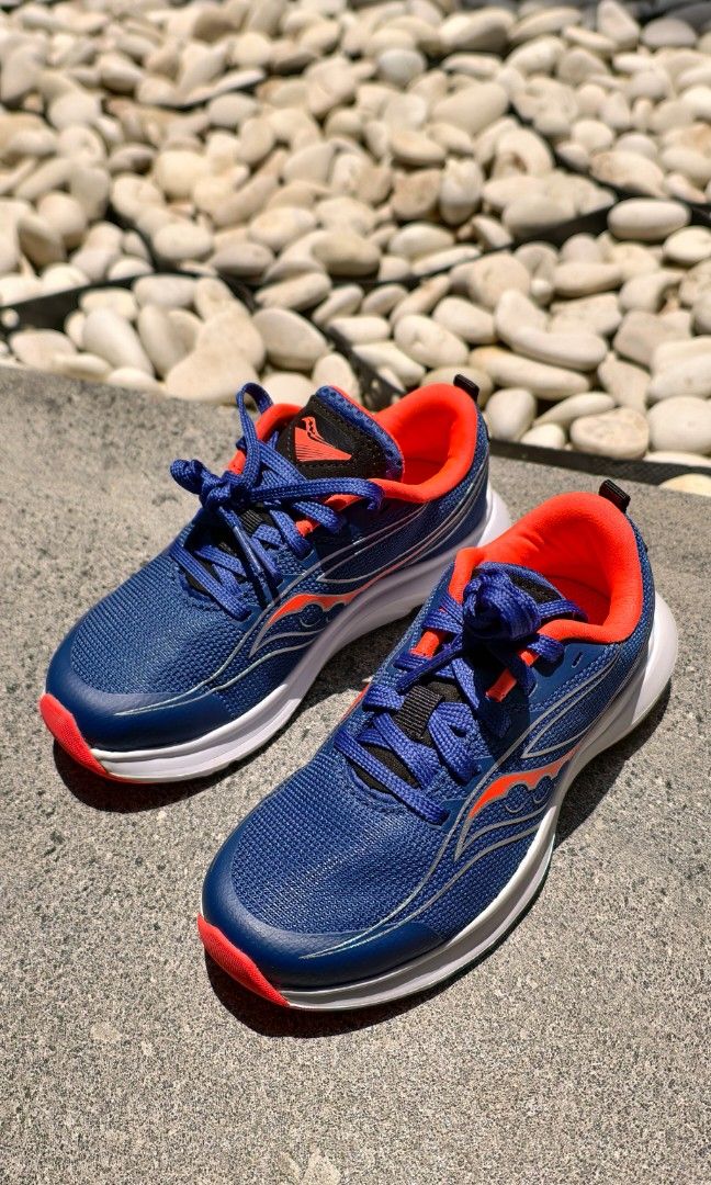 Sale! Brand new in box original Saucony Kinvara 13 Saphire red sepatu anak  size 28