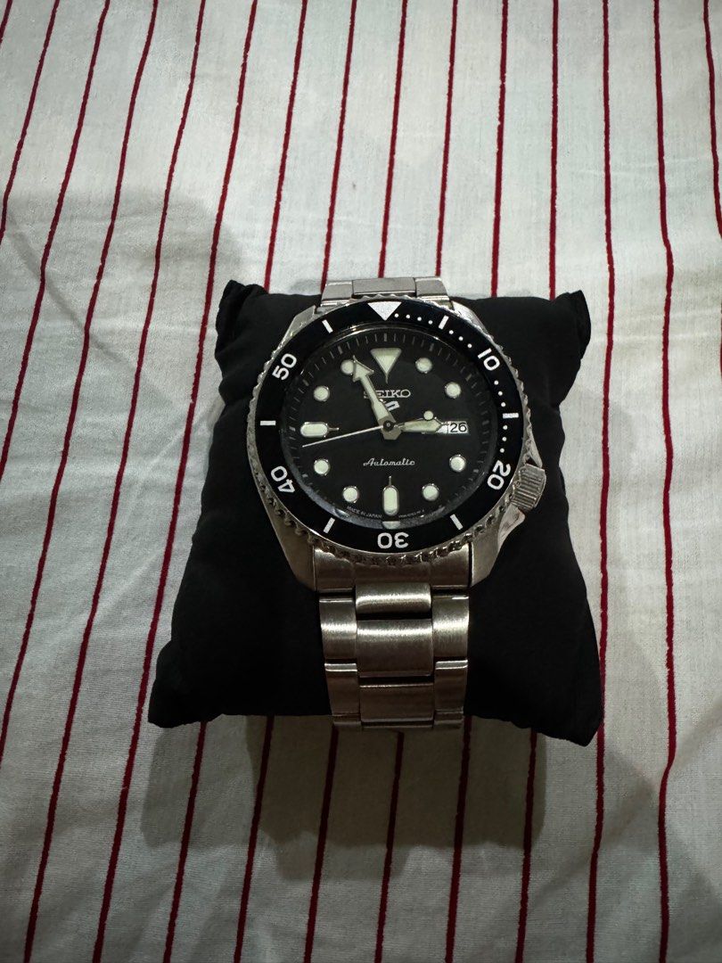 Seiko SBSA005(Kanji date) (Category: Men's Watches) located in Manila. Submitted by mightyberto (Listing ID 1391780240, Image 2). Description: USED SEIKO 5 SPORTS BLACK SBSA005 - JDM unit(Kanji date) Complete with box manual, warranty card abd extra links Purchased at Japan last Febuary 2024 9.5 /10 minimal strap scratches due to usage 🏷️ : 11k negotiable 📍: Antipolo or Bulacan Area.