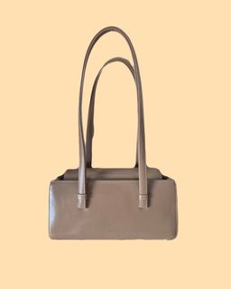 (Category: ) located in . Submitted by t_shop_collection (Listing ID 1391908098, Image 1). Description: .