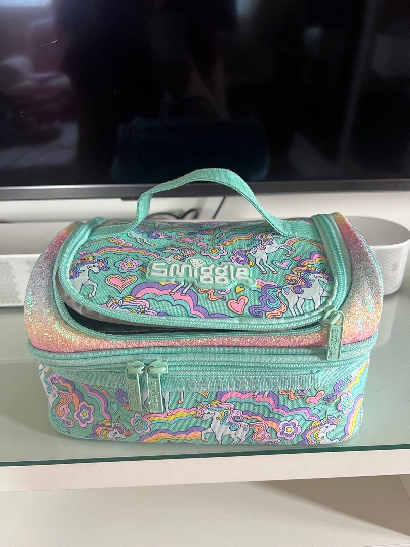 Smiggle Two Layer Lunch Bag Box (Category: Weaning & Toddler Feeding) located in Manila. Submitted by cubbyhole525928 (Listing ID 1391794499, Image 1). Description: Used only a few times, my daughter ended up using a different lunch bag.