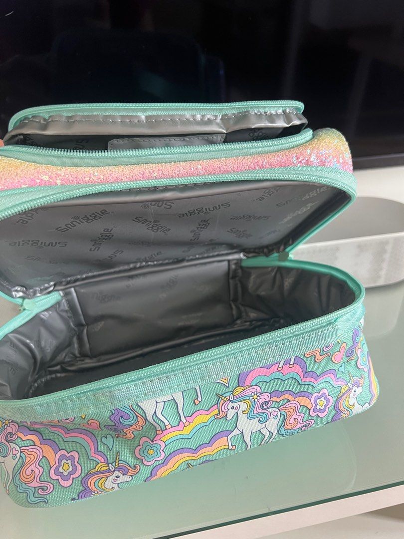 Smiggle Two Layer Lunch Bag Box (Category: Weaning & Toddler Feeding) located in Manila. Submitted by cubbyhole525928 (Listing ID 1391794499, Image 3). Description: Used only a few times, my daughter ended up using a different lunch bag.