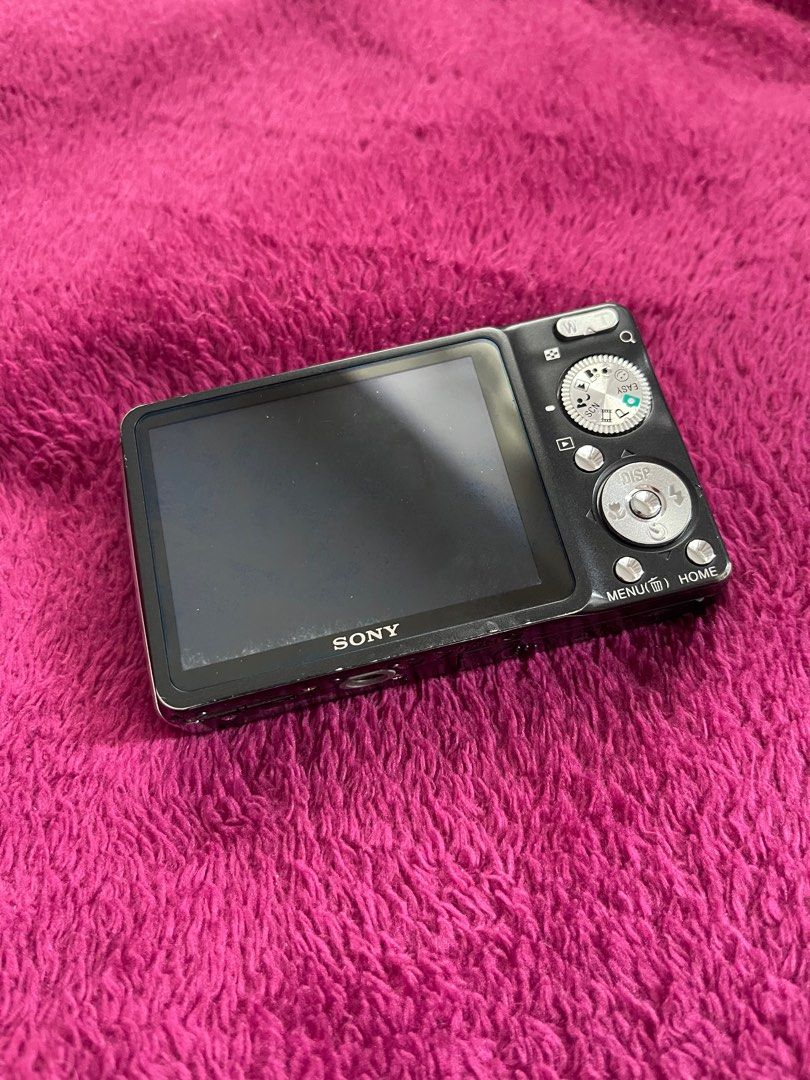 Sony Cybershot DSC W210 Digicam (Category: Cameras) located in Quezon City. Submitted by nikimrls (Listing ID 1391773398, Image 2). Description: No issue Open for swap with Canon Ixus/Powershot Elph Specs: ≫ Body: 9/10 (minor signs of use) ≫ 12.1 MP ≫ CCD sensor ≫ 4x optical zoom ≫ ISO 100–3200 ≫ f/2.8 – 5.8 ≫ Memory Stick Duo / PRO Duo ≫ video: VGA 640×480 @ 30fps ≫ image stabilization: SteadyShot Inclusion: Original battery, Universal Charger, 
