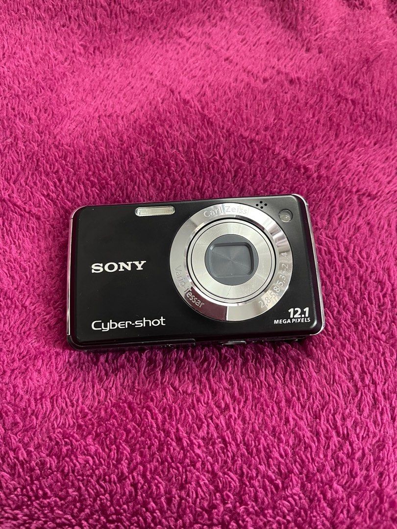 Sony Cybershot DSC W210 Digicam (Category: Cameras) located in Quezon City. Submitted by nikimrls (Listing ID 1391773398, Image 1). Description: No issue Open for swap with Canon Ixus/Powershot Elph Specs: ≫ Body: 9/10 (minor signs of use) ≫ 12.1 MP ≫ CCD sensor ≫ 4x optical zoom ≫ ISO 100–3200 ≫ f/2.8 – 5.8 ≫ Memory Stick Duo / PRO Duo ≫ video: VGA 640×480 @ 30fps ≫ image stabilization: SteadyShot Inclusion: Original battery, Universal Charger, 