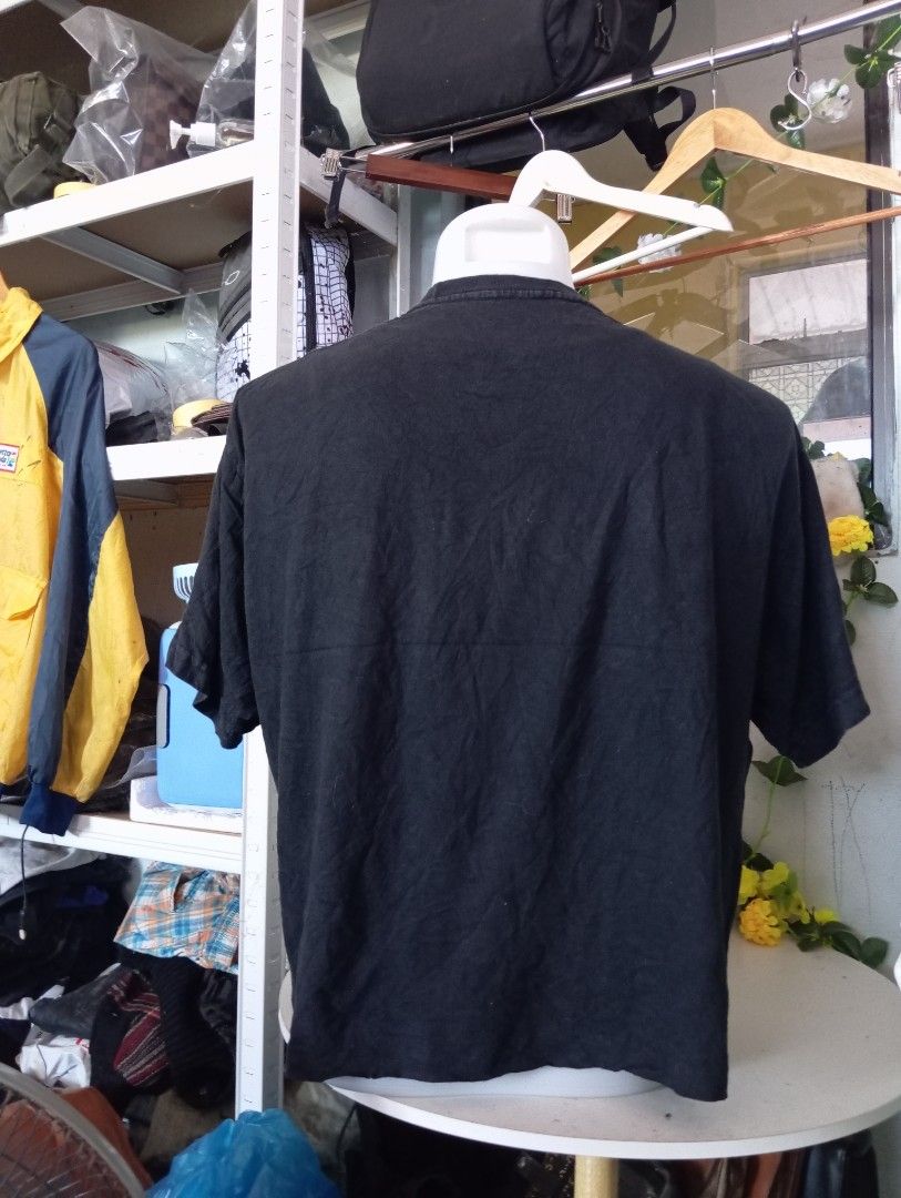 Tee shirt (Category: Apparel) located in Pasir Mas. Submitted by kedai_bundle3169 (Listing ID 1391793708, Image 2). Description: used A.