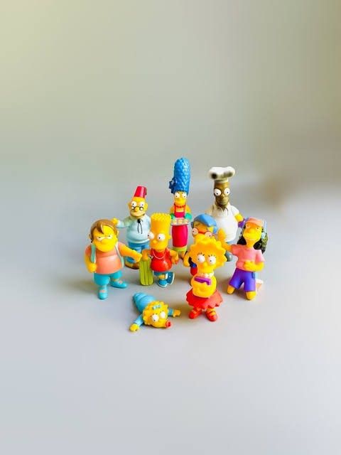 The Simpsons x Burger King 2001 (Category: Vintage Collectibles) located in Antipolo. Submitted by clutteredge (Listing ID 1391899862, Image 3). Description: The Simpsons x Burger King Toys 2001 We have it all except the Simpson with the Flowers price is negotiable if sure buyer.