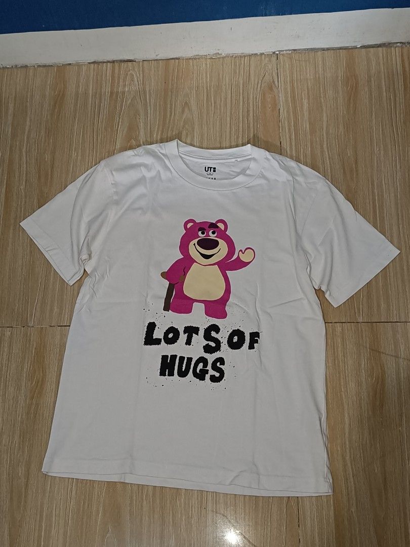 Uniqlo Tee (Category: Tshirts & Polo Shirts ) located in Manila. Submitted by hate9ten (Listing ID 1391818140, Image 1). Description: 20x27.
