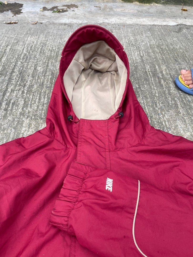 VINTAGE Y2K NIKE WINBREAKER (Category: Coats, Jackets and Outerwear) located in Cavite. Submitted by grailedthings_ (Listing ID 1391914772, Image 3). Description: VINTAGE Y2K NIKE WKNDBREAKER 23x29 CONDITION: 9.5/10 COLOR RATE: 9.5/10 NO ISSUE ₱1,350.