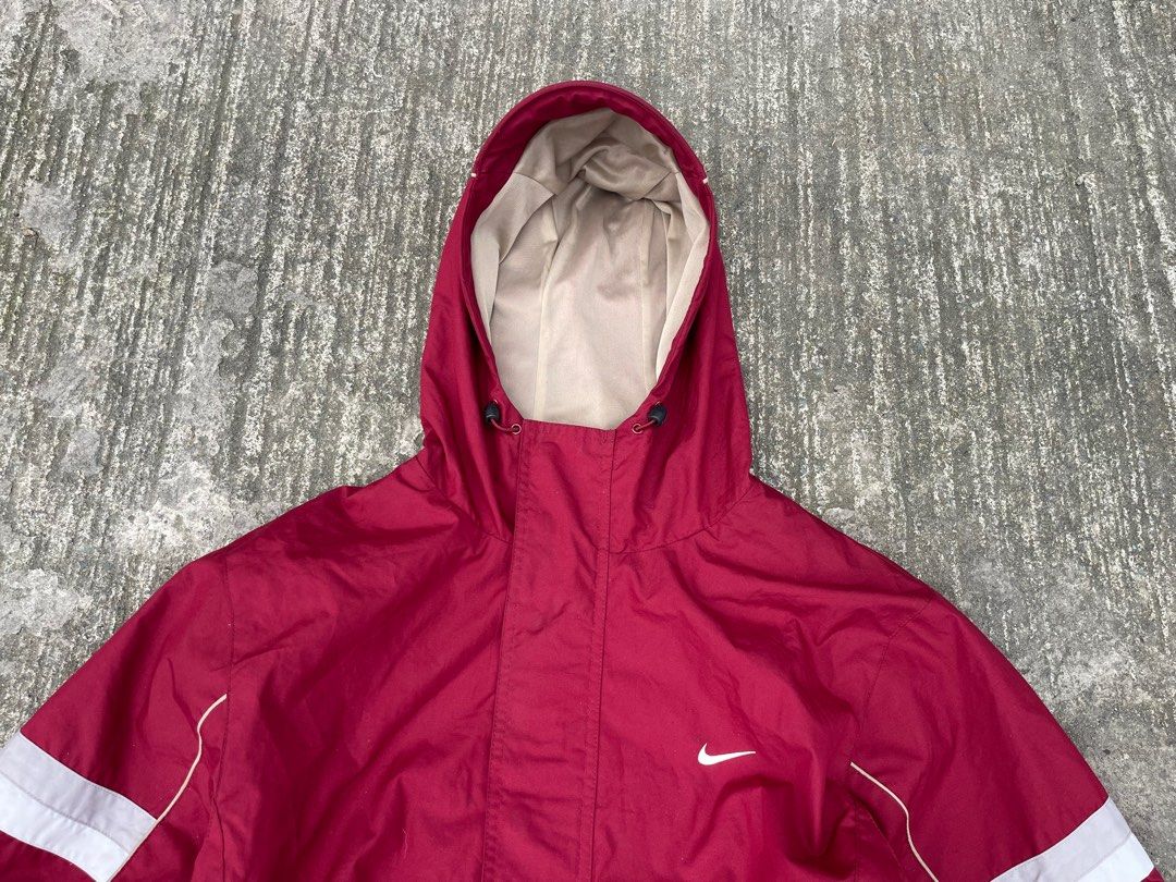VINTAGE Y2K NIKE WINBREAKER (Category: Coats, Jackets and Outerwear) located in Cavite. Submitted by grailedthings_ (Listing ID 1391914772, Image 2). Description: VINTAGE Y2K NIKE WKNDBREAKER 23x29 CONDITION: 9.5/10 COLOR RATE: 9.5/10 NO ISSUE ₱1,350.