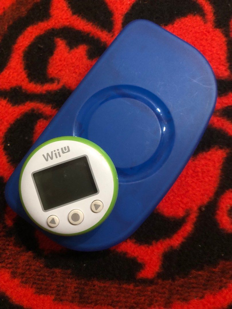 WiiU walker and DS/3DS card case (Category: Controllers) located in Quezon City. Submitted by markgolveo (Listing ID 1391838848, Image 2). Description: WiiU walker and DS/3DS card case Depleted battery .